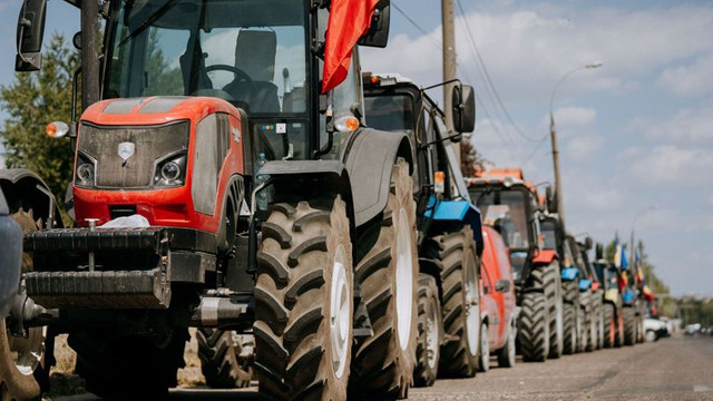 Fermierii se îndreaptă cu utilaje agricole spre PTF Sculeni. Poliția: Există riscul blocării activității punctului de trecere
