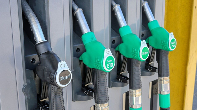 Prețul la motorină scade sub 25 lei/litru. Cât va costa benzina mâine, 26 iunie