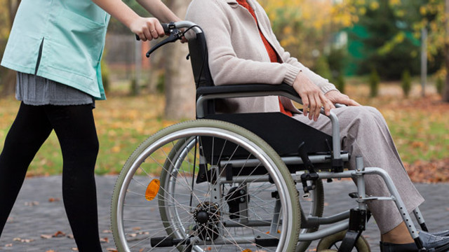 Peste 100 de adulți cu dizabilități vor fi integrați în servicii comunitare, cu sprijinul UE
