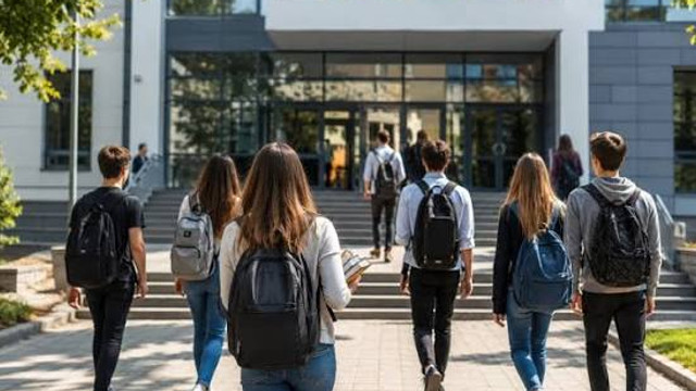 Începe înmatricularea în clasa a X-a. Din 13 iulie, elevii vor putea alege până la trei licee