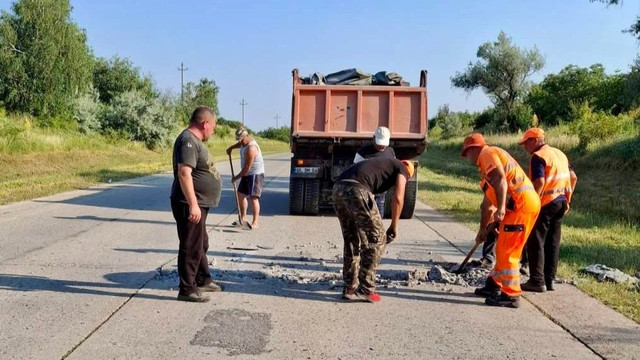Canicula a provocat deformări ale carosabilului pe nouă sectoare de drumuri naționale