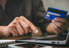 Escrocii s-au dat drept angajați Orange și au convins o femeie să ia credite online
