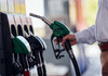 Prețuri mai mari la pompă. Cât vor costa carburanții auto în acest weekend
