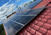 Noi facilități pentru instalarea sistemelor fotovoltaice de stocare a energiei electrice, aprobate de Parlament
