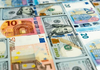 Euro și dolarul cresc la început de săptămână. Cursul valutar afișat de BNM
