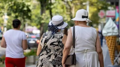 Vârsta standard de pensionare pentru femei va fi de 62 de ani, începând de astăzi