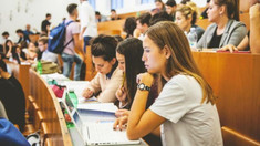 Bursele studenților vor fi mai mari de la 1 septembrie