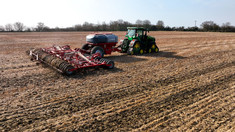 Peste 2 200 de agricultori vor primi compensații pentru acciza la motorină