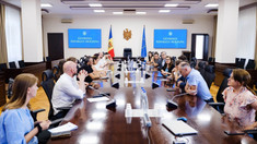 Reformele și negocierile de aderare la UE, discutate cu reprezentanții societății civile

