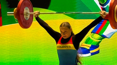 Halterofila Nicoleta Cojocaru a cucerit trei medalii de aur la Campionatul Mondial U17
