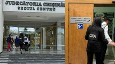 Noi detalii despre perchezițiile de la Judecătoria Chișinău: Avocat și angajat al unei instanțe, reținuți pentru trafic de influență 