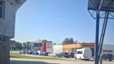Trafic intens la PTF Sculeni. Autoritățile recomandă puncte alternative de traversare
