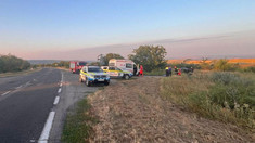 Un tânăr de 29 de ani a murit după ce mașina s-a răsturnat pe traseul M1, la Hîncești

