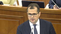 Vasile Tofan solicită votul de încredere al Parlamentului pentru noul Guvern. „Voi fi deschis la propunerile bune, indiferent de fracțiunea din care vin”