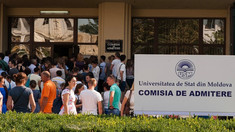VIDEO | Începe admiterea în universitățile din R. Moldova. Dan Perciun: „Burse mai mari și condiții mai bune pentru studenți”

