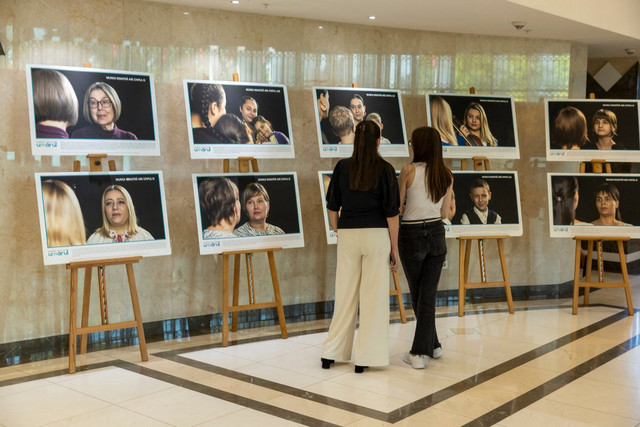 Parlamentul găzduiește expoziția „Oameni pentru care punem umărul”, dedicată societății civile (FOTO)