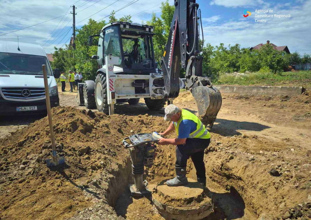 FOTO  | Au început lucrările la stația regională de epurare și extinderea canalizării din Nisporeni și Vărzărești