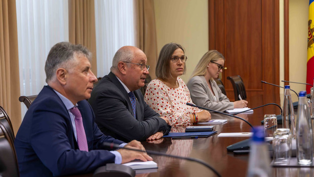 Alexandru Munteanu s-a întâlnit cu fosta prim-ministră a Finlandei, Sanna Marin: „Pentru Republica Moldova, provocarea este să implementăm reformele eficient și la timp”

