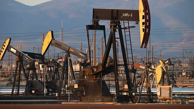 Prețul petrolului Brent a crescut cu 6%, după ce Trump a anunțat încheierea armistițiului cu Iran

