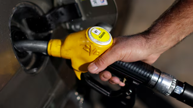 Benzina și motorina vor costa mai mult  în weekend
