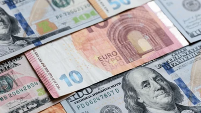 Euro crește, iar dolarul scade. Cursul valutar stabilit de BNM pentru astăzi, 13 iulie
