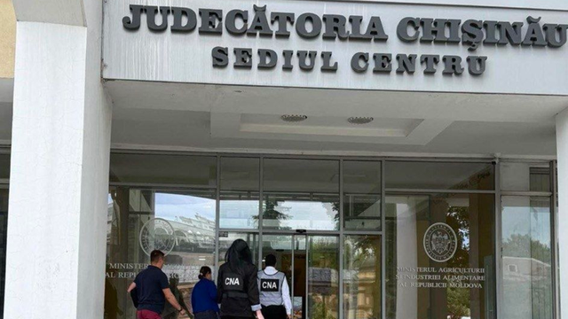 CNA desfășoară percheziții la Judecătoria Chișinău într-un dosar de corupție

