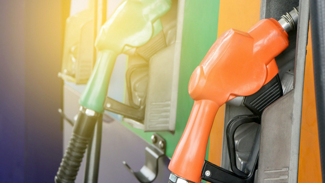 Carburanții auto vor fi mai scumpi mâine, 14 iulie. Prețurile stabilite de ANRE
