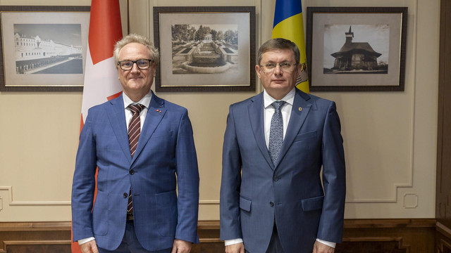 Directorul Biroului de Cooperare al Elveției la Chișinău, distins cu „Medalia Democrației” la încheierea mandatului (FOTO)

