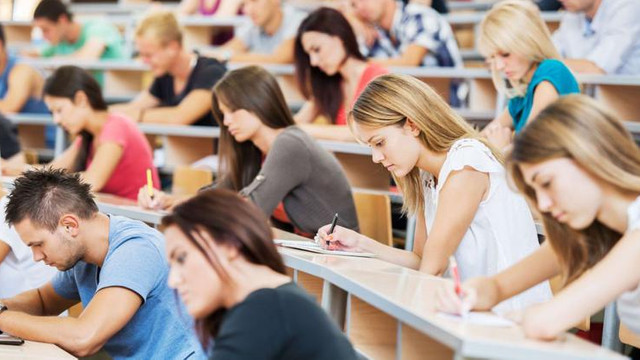 Peste opt mii de locuri bugetare vor fi oferite în universități în noul an de studii

