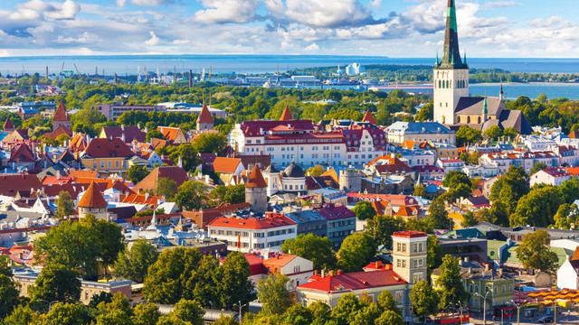 Profesori și manageri școlari din Republica Moldova vor prelua bune practici educaționale din România și Estonia

