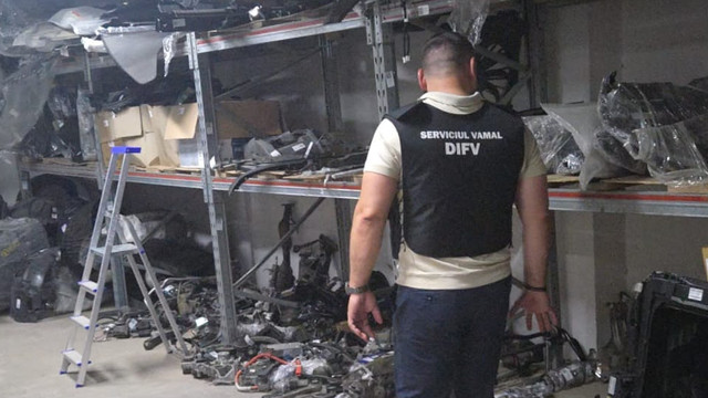 Automobile de peste 17 milioane de lei, importate din SUA printr-o presupusă schemă frauduloasă. Au fost efectuate 11 percheziții

