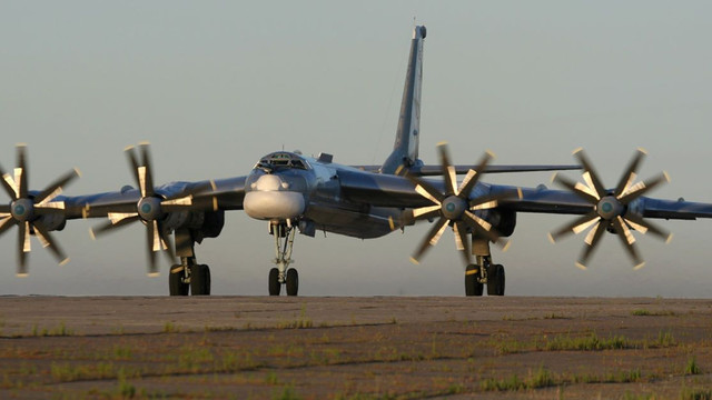 Ucraina a distrus un bombardier strategic rusesc Tu-95, anunță Zelenski

