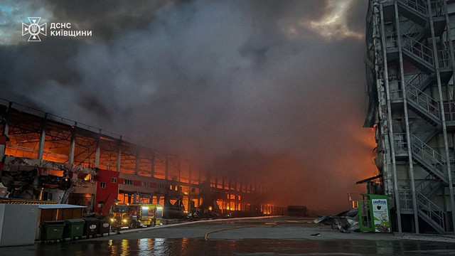 Atac masiv cu zeci de rachete balistice asupra Kievului. O persoană a murit, iar alte 13 au fost rănite