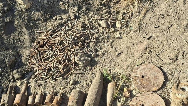 Peste 500 de cartușe din perioada celui de-Al Doilea Război Mondial, descoperite la Șerpeni