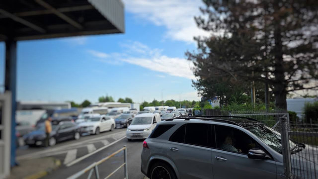 Trafic intens la PTF Leușeni și Sculeni. Autoritățile recomandă puncte alternative de traversare 

