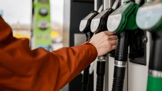 Carburanții se scumpesc din nou. Noile prețuri stabilite de ANRE pentru mâine, 28 iulie 